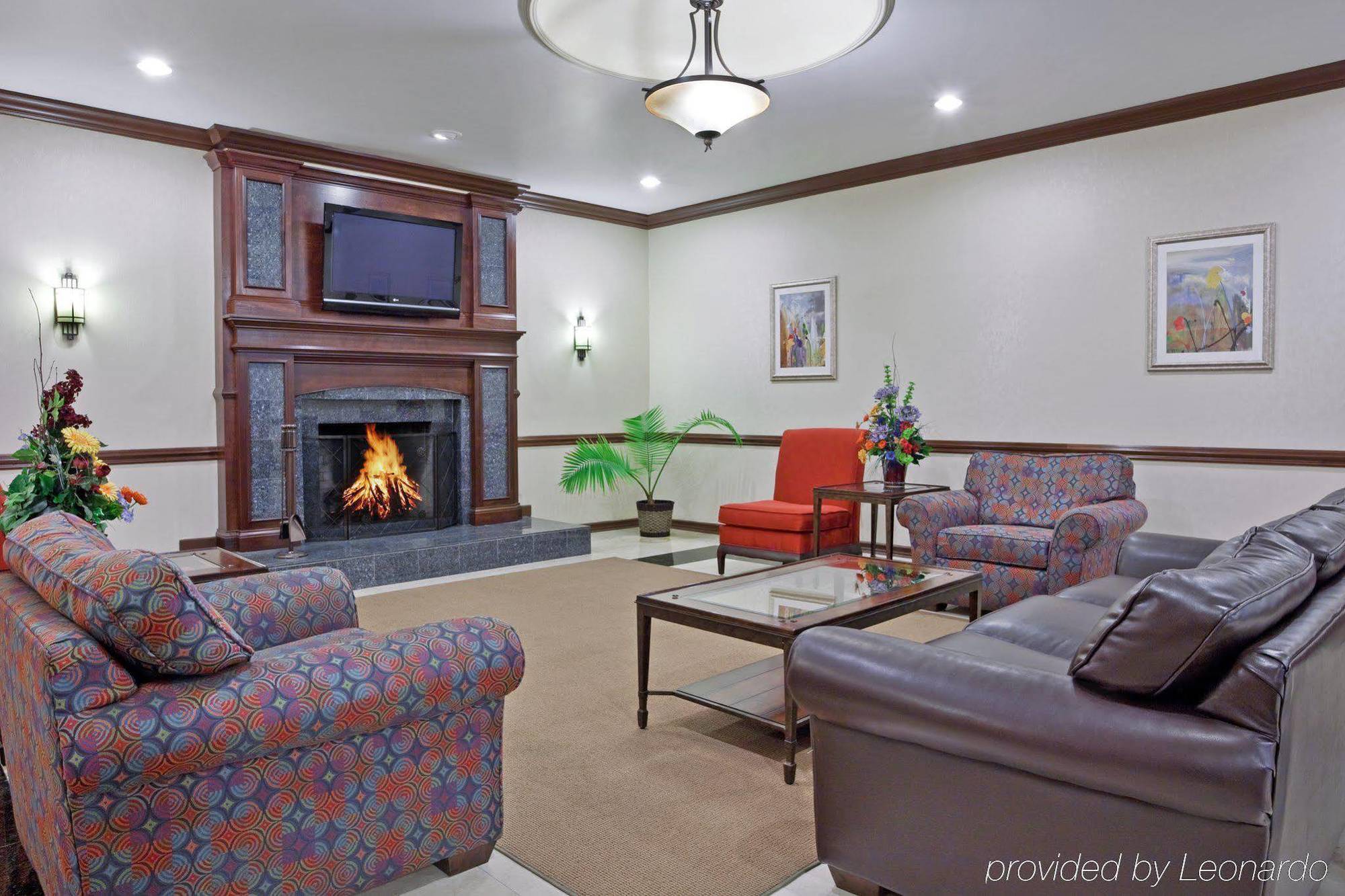 Holiday Inn Columbus North I-270 Worthington Room photo