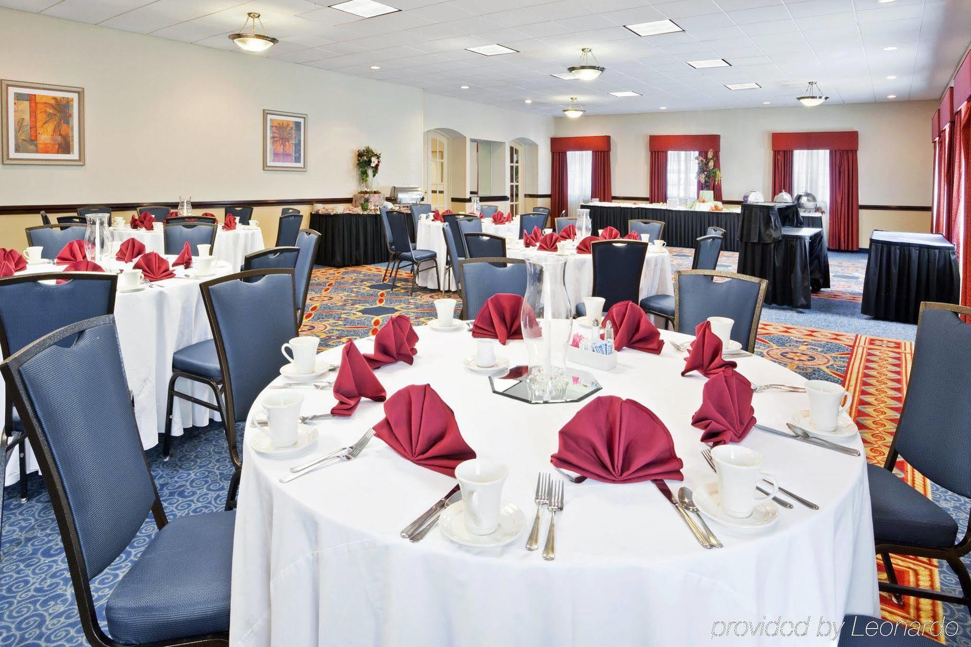 Holiday Inn Columbus North I-270 Worthington Restaurant photo